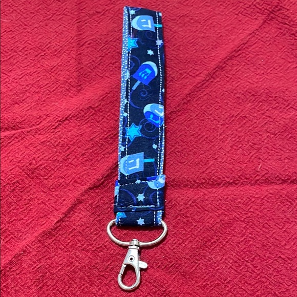 Dreidel Hanukkah Wristlet Keychain Jewish - Picture 2 of 3